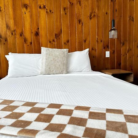 The Sherwood Hotel Лисмор Экстерьер фото