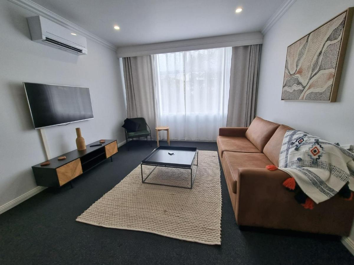 The Sherwood Hotel Лисмор Экстерьер фото