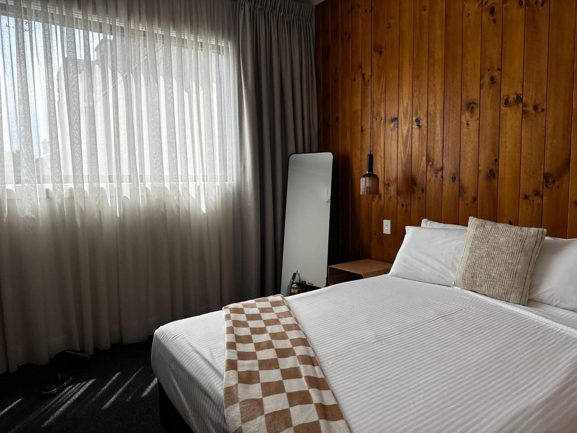 The Sherwood Hotel Лисмор Экстерьер фото